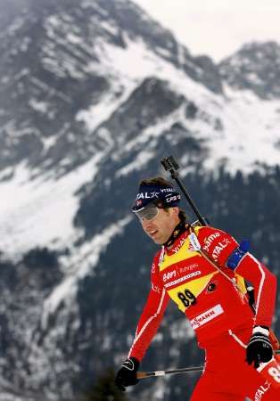 Nor Ole Einar Björndalen v závodě na 20 km třetí zlatou medaili na MS nezískal. Vyhořel při střelbě. | Foto: Reuters