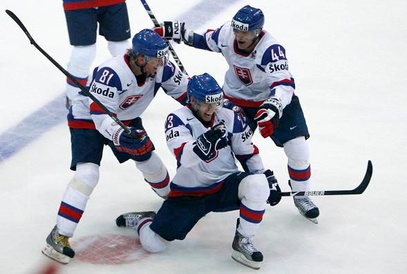 Slováky zachránil v posledních vteřinách zápasu kapitán Bartečko | Foto: Sport