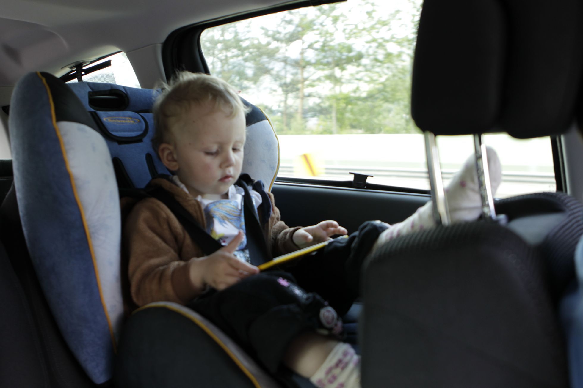 L’Italia introduce gli allarmi automobilistici obbligatori per i conducenti con bambini