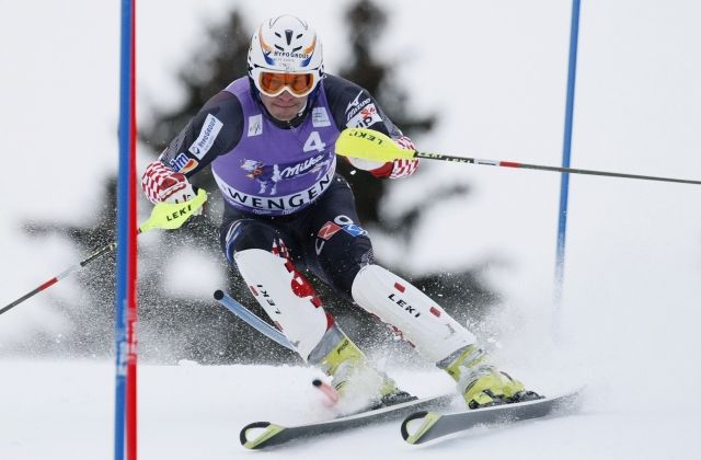 Mužský slalom ovládl ve Wengenu Chorvat Kostelič. | Foto: Reuters