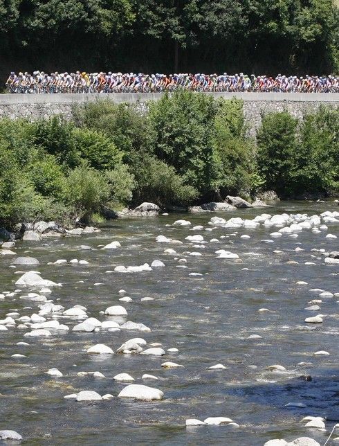 Peloton závodníků | Foto: Sport