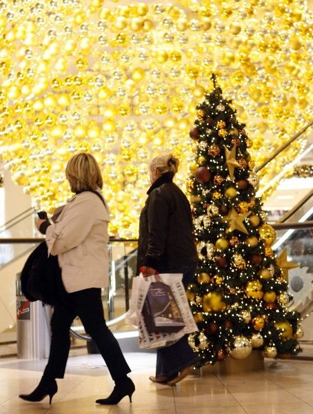 Vánoční výzdoba v obchodním domě v německém Essenu. | Foto: Reuters