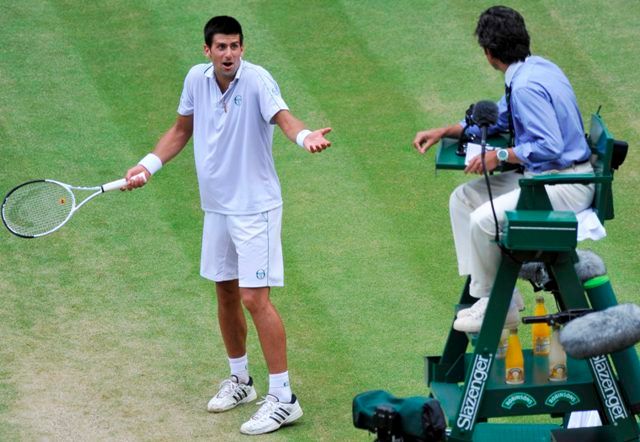 Djokovič plnil roli nasazené trojky, Berdych byl turnajovou dvanáctkou. Přesto dokázal soupeře soustředěným výkonem přehrát. | Foto: Reuters