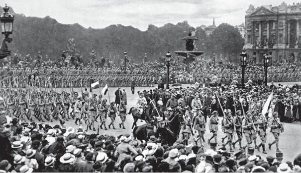 Červenec 1918. Pochod 22. čs. pluku v Paříži | Foto: Vojenský historický ústav