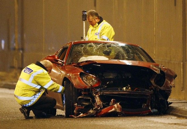 Ronaldovo zničené Ferrari. | Foto: Reuters