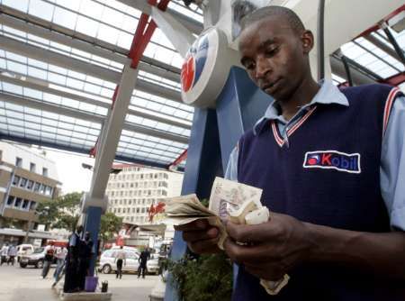 Keňský šilink je vůči dolaru nejsilnější za poslední tři a půl roku. Dealeři si myslí, že spanilá jízda africké měny bude pokračovat. | Foto: Reuters