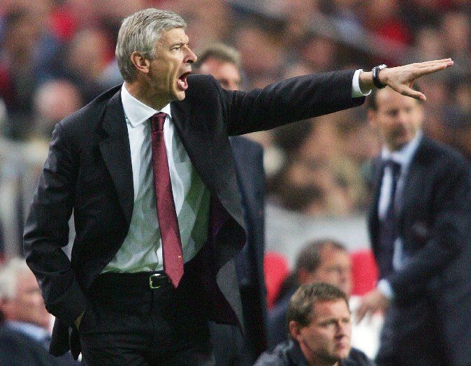 Arsene Wenger vede pevnou rukou své mužstvo za dalšími a dalšími úspěchy. | Foto: Reuters