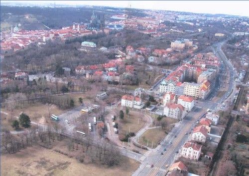 Pozemek, na kterém má vyrůst nová budova knihovny | Foto: NKP