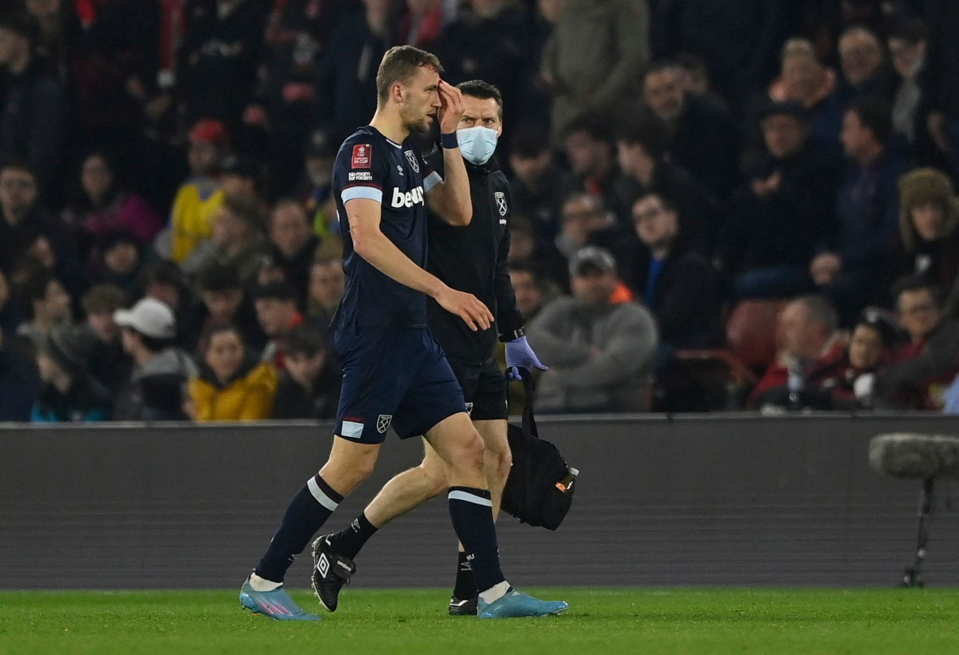 Souček suffered a bloody head injury and had to take turns, West Ham ends in the FA Cup