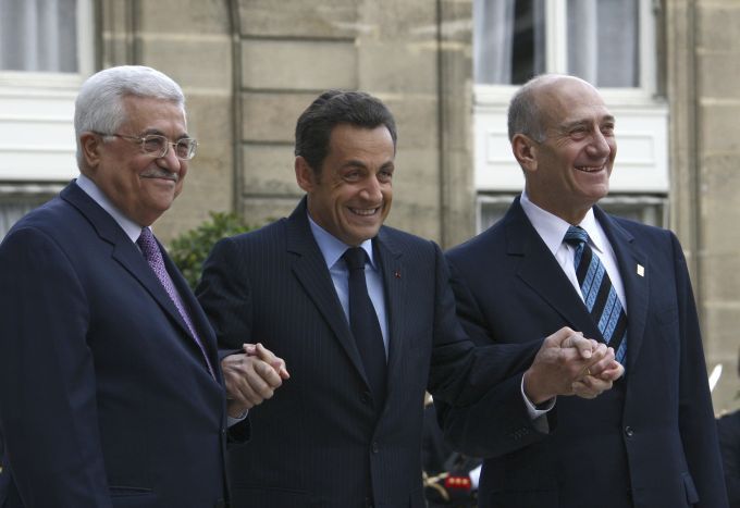 Abbás, Sarkozy a Olmert na konferenci v Paříži | Foto: Reuters