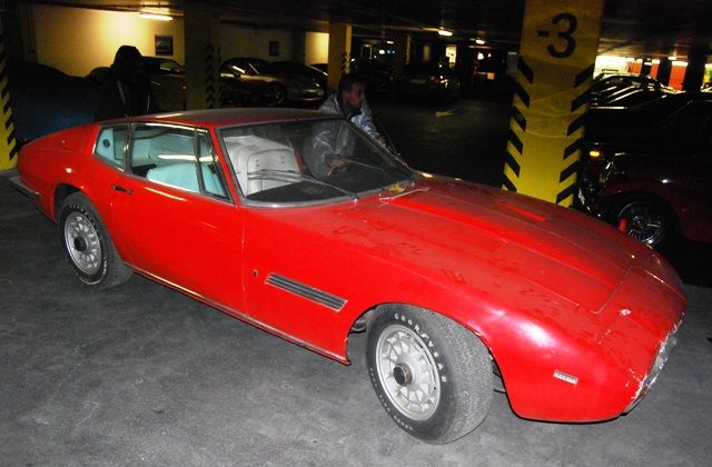 Maserati Ghibli z roku 1969 je unikát. Vůz, který se nabízel za 1,1 milionu, byl sice kompletní, ale ve stavu před renovací | Foto: Radek Pecák