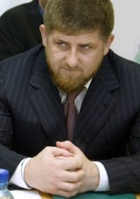 Kontroverzní politická postava Ramzan Kadyrov. Podporuje mnohoženství, vlastní lva a vyzývá své ozbrojené jednotky k boji proti vzbouřencům ve jménu Alláha | Foto: Reuters