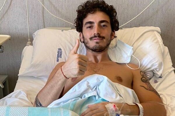 To jeho soupeř z MotoGP Francesco Bagnaia dopadl hůř. Už v pátek si při pádu zlomil nohu a druhý den byl doma v Itálii operován. | Foto: Pramac Racing