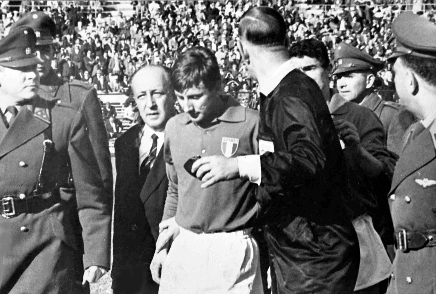 Referee & “Battle of Santiago” – Football History