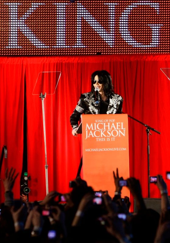 Michael Jackson na tiskové konferenci | Foto: Reuters