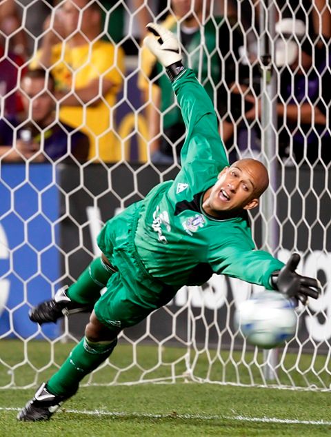 Brankářem Evertonu je zkušený Tim Howard. | Foto: Reuters