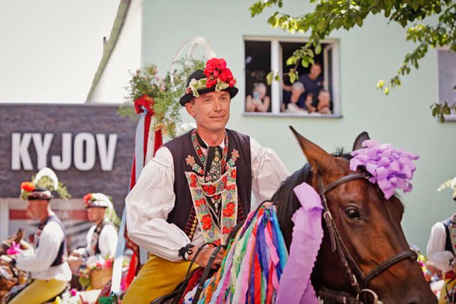 Program začal ve čtvrtek výstavami v budově kyjovské radnice, v neděli večer vyvrcholí taneční zábavou. | Foto: Libor Fojtík