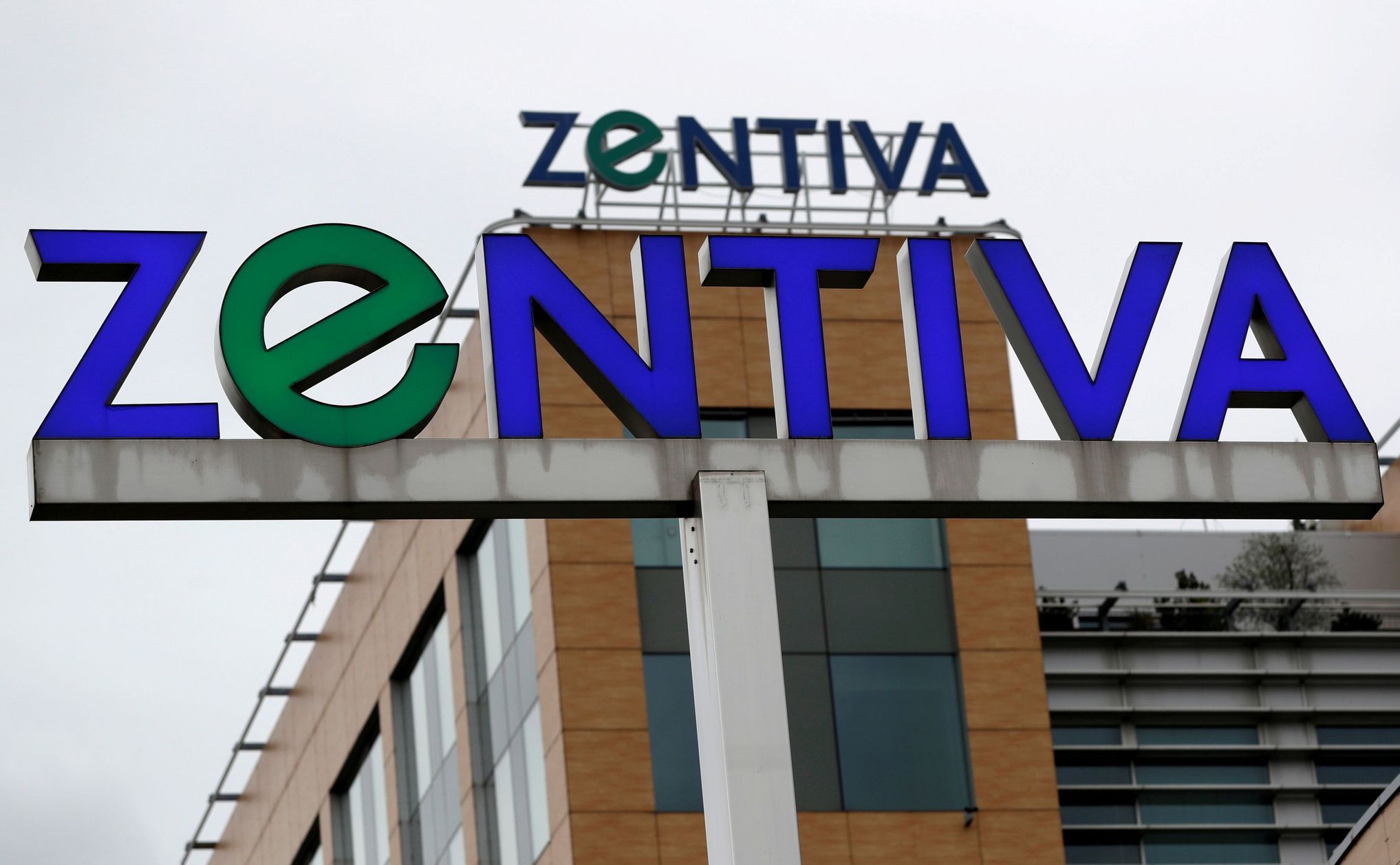 Polish Polpharma wants to take over rival Zentiva, writes Reuters.  The price exceeds 85 billion