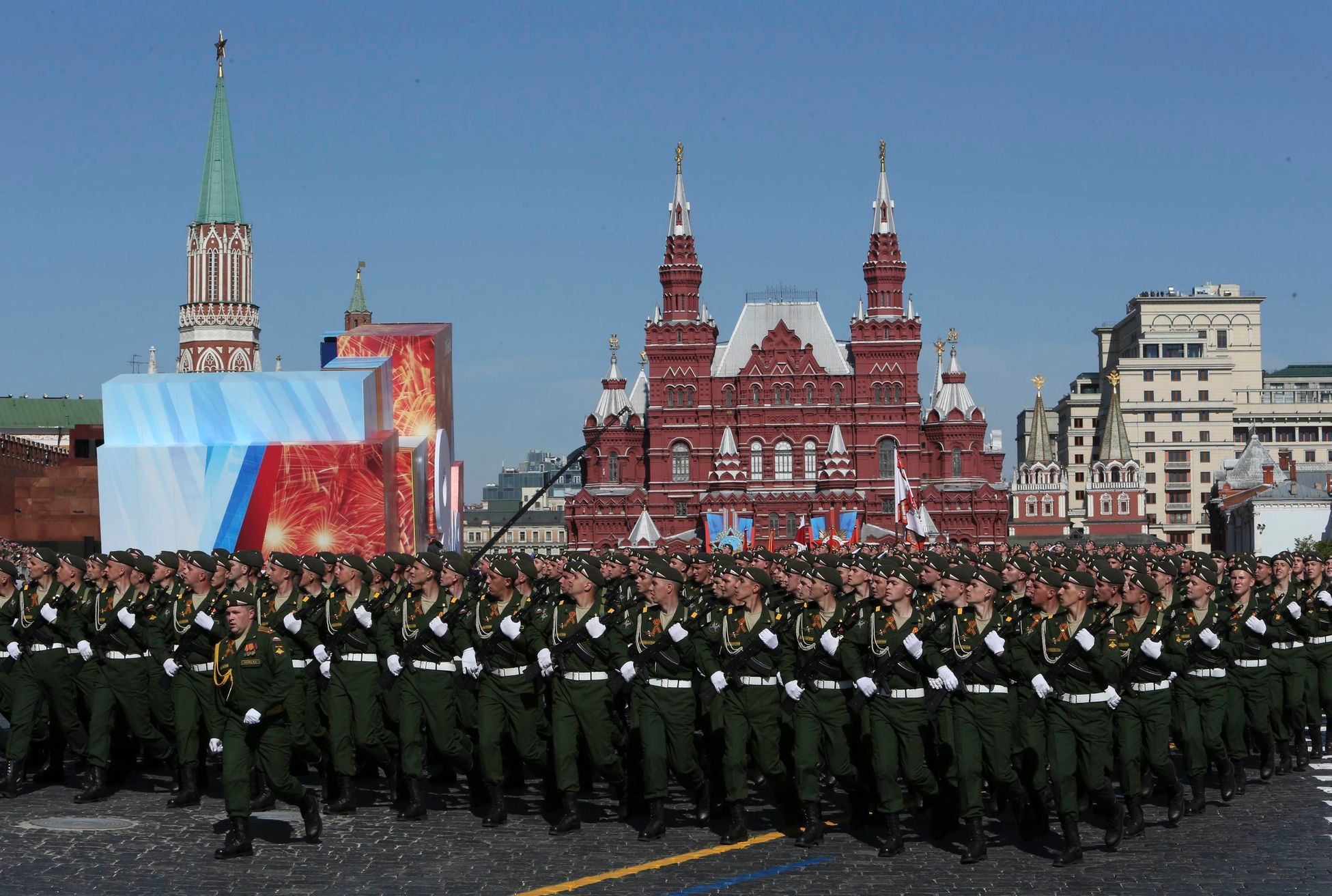 Парад победы как пишется. Парад Победы 2014 года на красной площади. Парад Победы. Москва. Красная площадь 2014. Парад на красной площади 9 мая 2014 года. Московский Кремль парад Победы 1991.