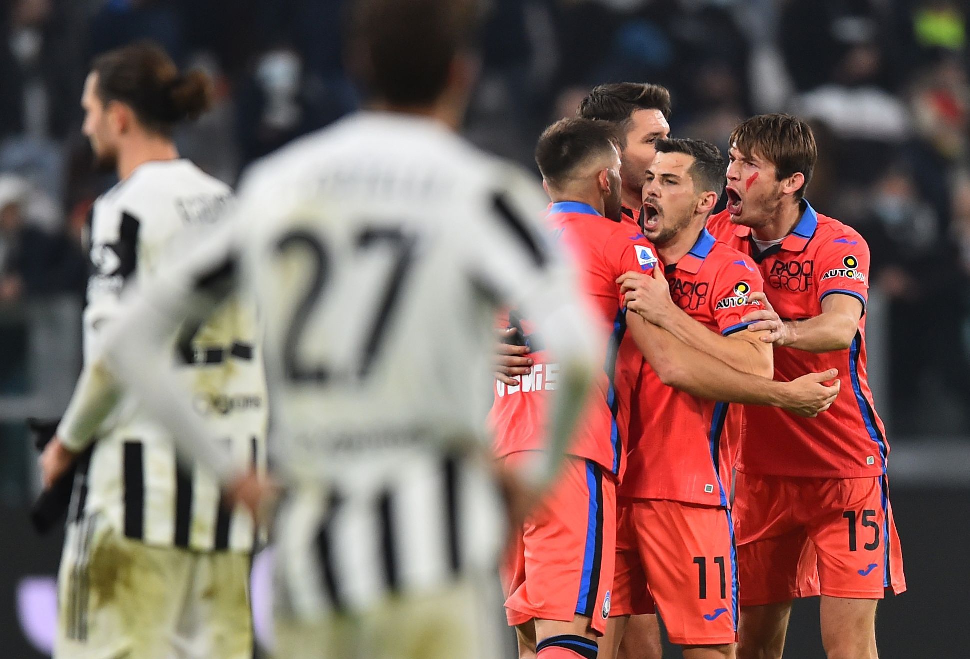 La Juventus sprofonda in mezzo alla classifica, l’Inter allunga l’imbattibilità