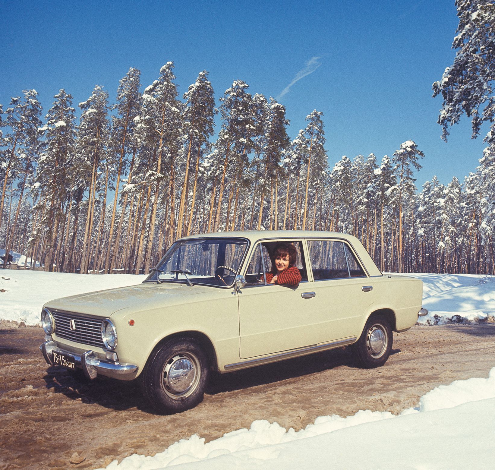 Почему жигули. ВАЗ 2101 вес машины. Жигули 1.6 автомат. 01 Жигули Москве. Фото Высоцкого в копейке.