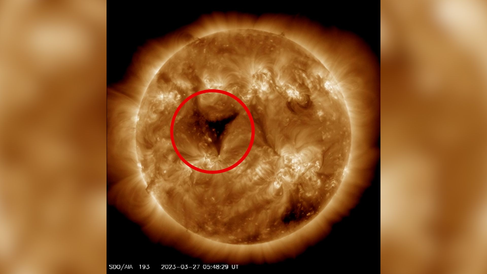 Un deuxième trou géant est apparu sur le Soleil.  Le vent solaire rapide pousse vers la Terre