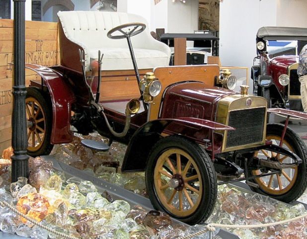 První automobil značky spatřil světlo světa v roce 1905 | Foto: Aktuálně.cz