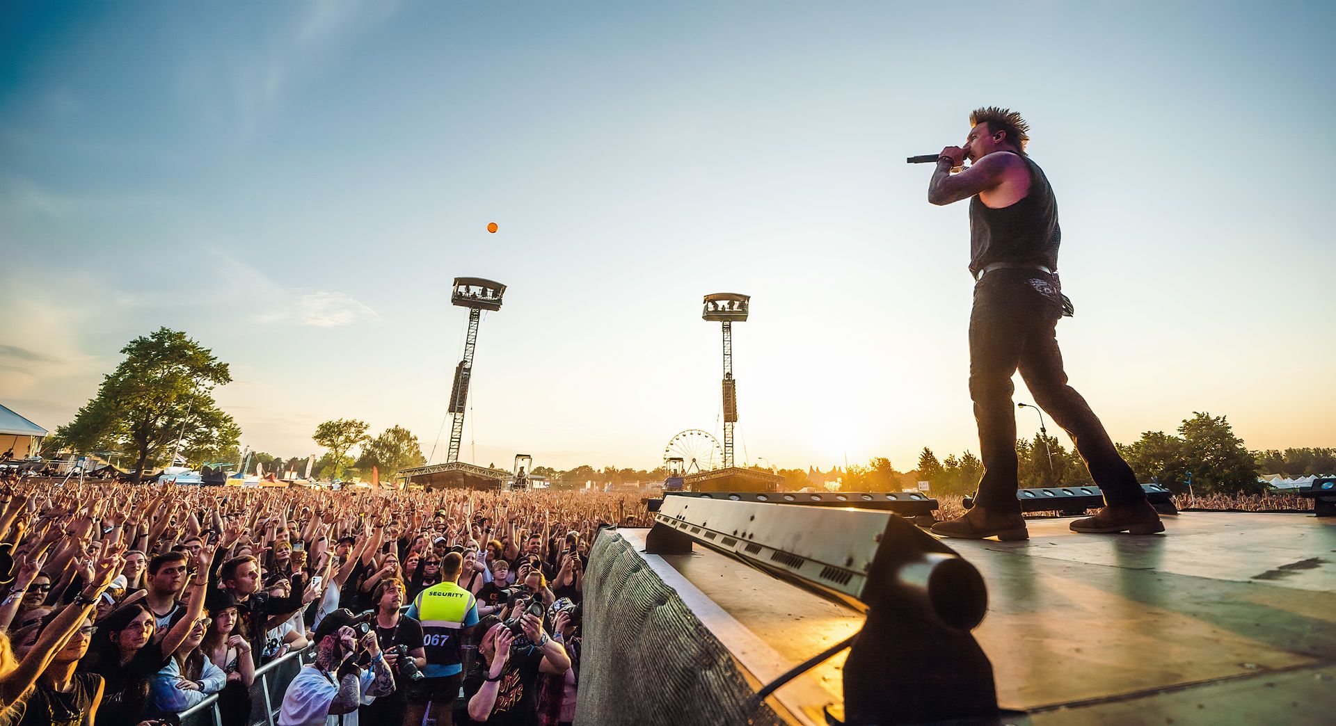 Review: Papa Roach were the loudest at Rock for People, sweeping away even the stellar The 1975