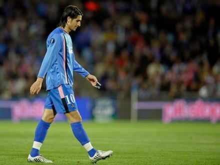 Ruben de la Red z Getafe byl vyloučen už po šesti minutách hry za faul na Kloseho. | Foto: Reuters