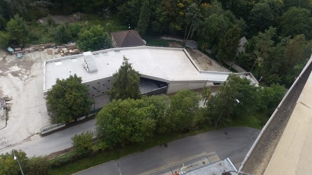 Budova vznikla přímo na místě jako odlitek z lehkého betonu s přibližně metr tlustými zdmi, bez jakéhokoliv zateplení. | Foto: Česká cena za architekturu/Filip Šlapal