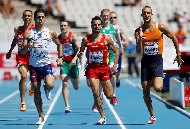 Jakub Holuša v cíli | Foto: Reuters