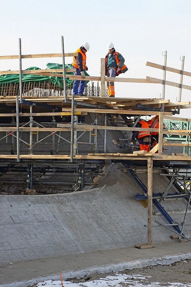 Výstavba trojské opěry nového mostu | Foto: tunelblanka.cz