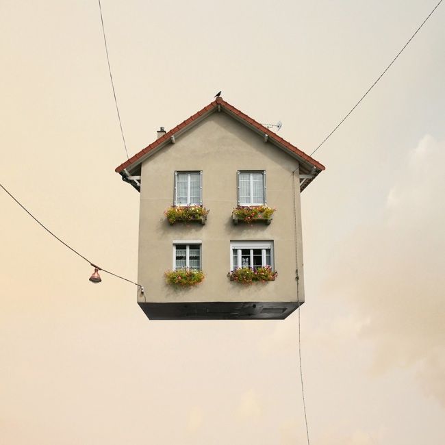 Z cyklu "Flying Houses" | Foto: Laurent Chehere