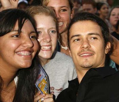 Orlando Bloom na světové premiéře Pirátů z Karibiku: Truhla mrtvého muže v losangeleském Disneylandu | Foto: Reuters