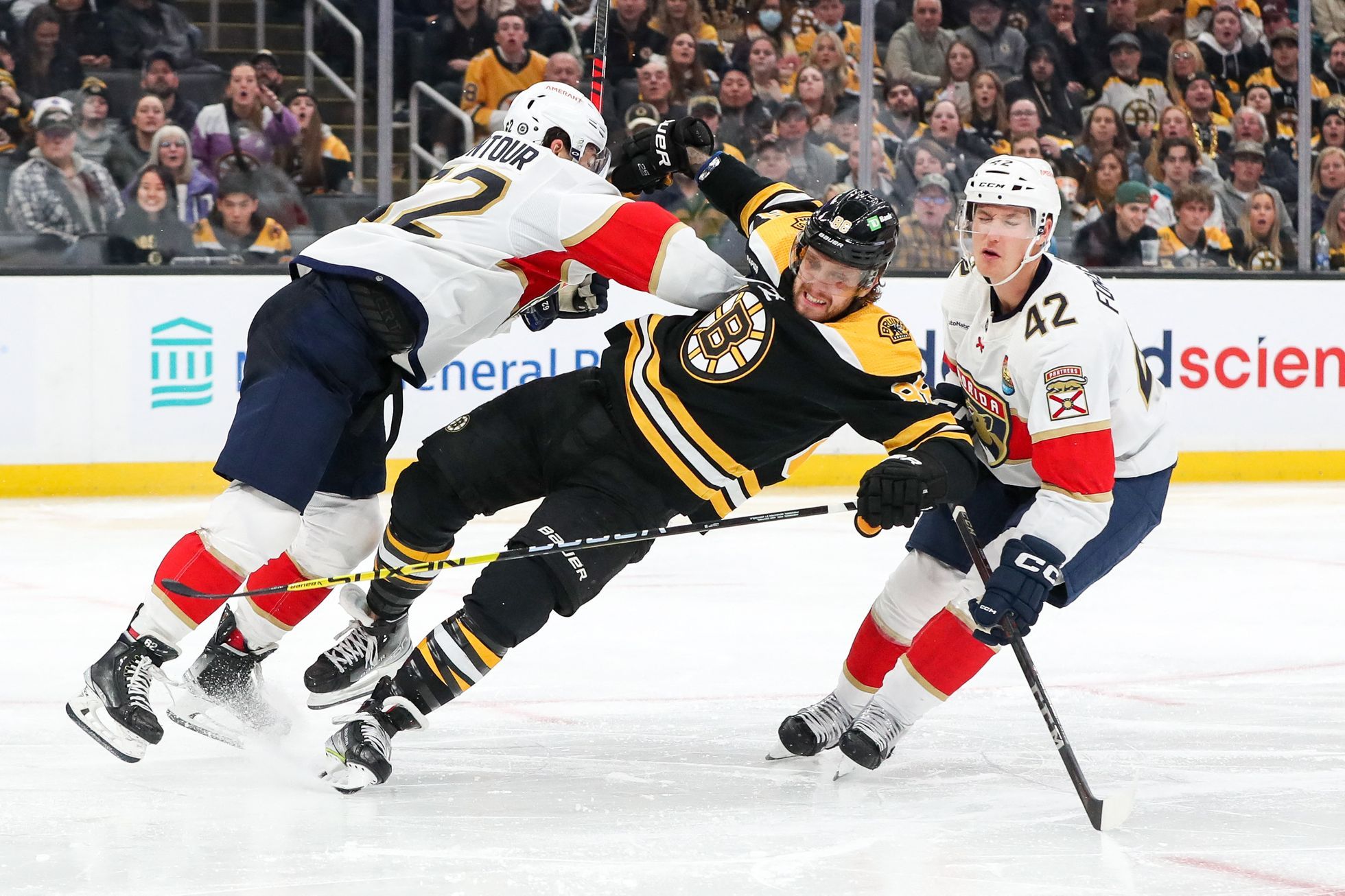 The Czech fairy tale in Boston continues.  Pastrňák scored the winning goal, followed by Krejčí