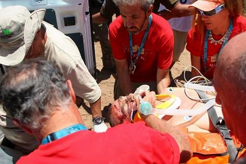 Motocyklový závodník Cristobal Guerrero upadl po nehodě do kómatu | Foto: Reuters