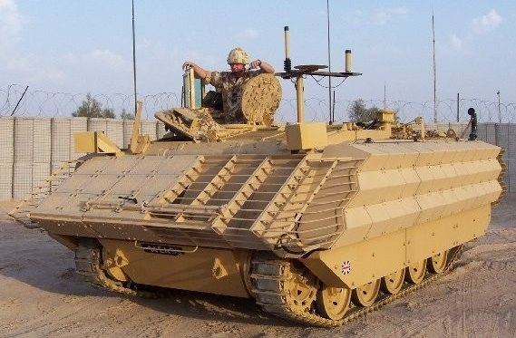 Zatím poslední inkarnací obrněného vozidla FV432 ve výzbroji britské armády je Bulldog. Britové jej využívají i v Iráku | Foto: Aktuálně.cz