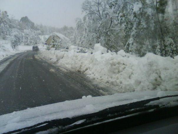 Ve Valašské Bystřici na Vsetínsku napadlo přes 30 cm sněhu, je hodně mokrý | Foto: Michal Barabáš, Valašská Bystřice, Vsetínsko