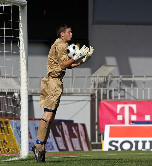 Skotský gólman Craig Gordon měl v utkání proti českému reprezentačnímu celku plné ruce práce. | Foto: Tomáš Adamec, Aktuálně.cz