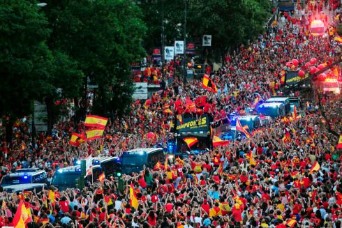 Celý kordon se Madridem táhnul až do pozdních večerních hodin. | Foto: Reuters