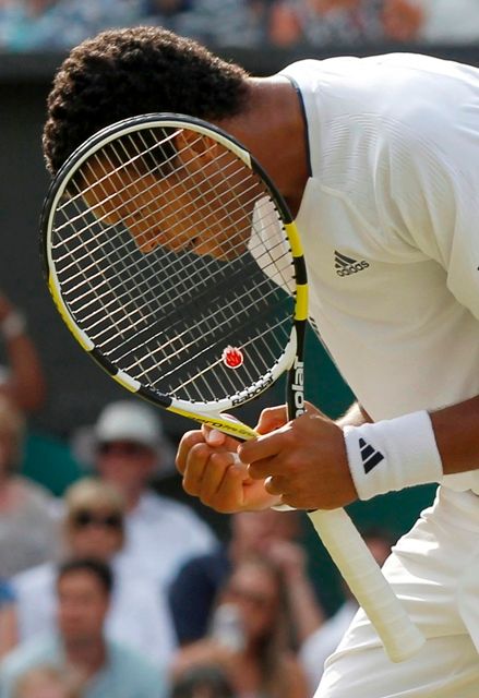 Francouz Jo-Wilfried Tsonga také vyhrál v zápase s domácím Andym Murrayem první set,... | Foto: Reuters