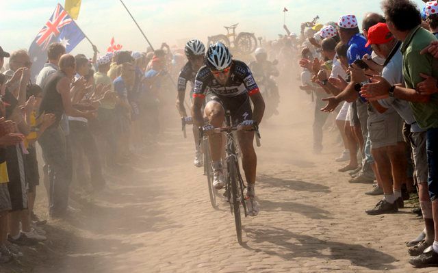 Během této etapy se zpět do žlutého trikotu vrátil Fabian Cancellara. | Foto: Reuters