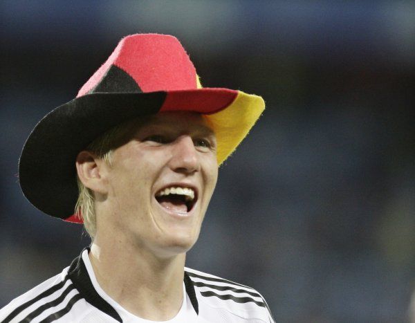 Bastien Schweinsteiger slaví postup do semifinále. | Foto: Reuters