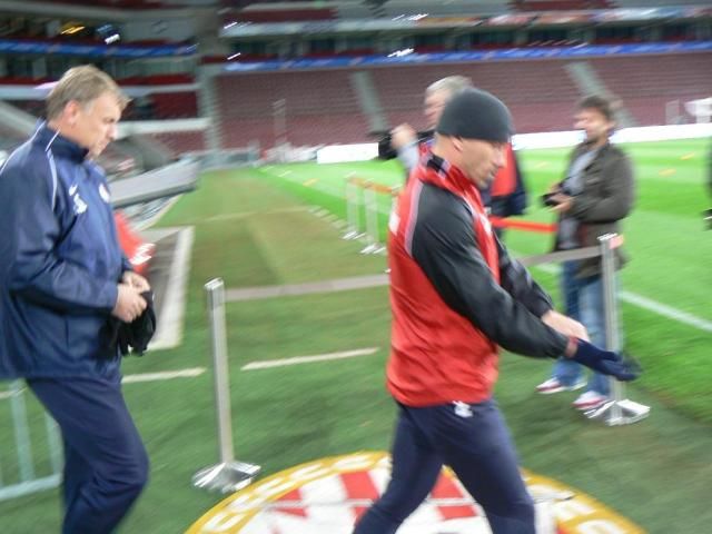 Tomáš Řepka na stadion přispěchal o něco později než ostatní. | Foto: Martin Jůzek