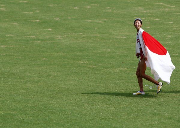 Atleti se mohli občas na stadionu Nagai cítit opuštěni. | Foto: Reuters