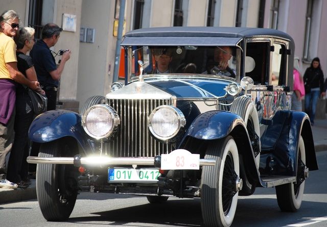 Samozřejmě nesmí chybět vozy značky Rolls Royce | Foto: Radek Pecák