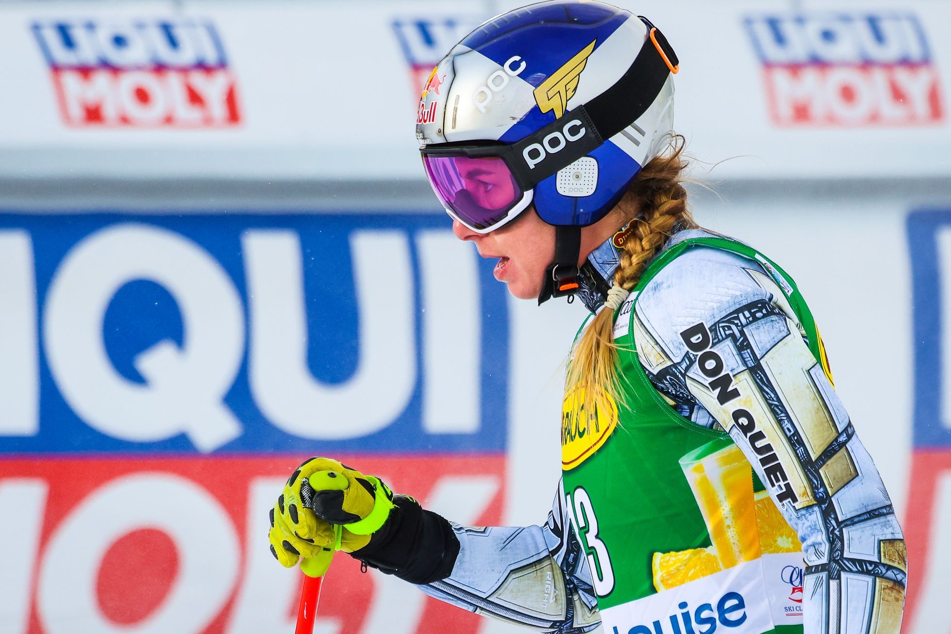 Ledecká ha dominato uno slalom gigante a Cortina, il suo avversario è caduto in finale