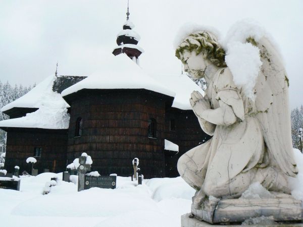 Anděl strážný. Hřbitov ve Velkých Karlovicích. | Foto: Karel Toman