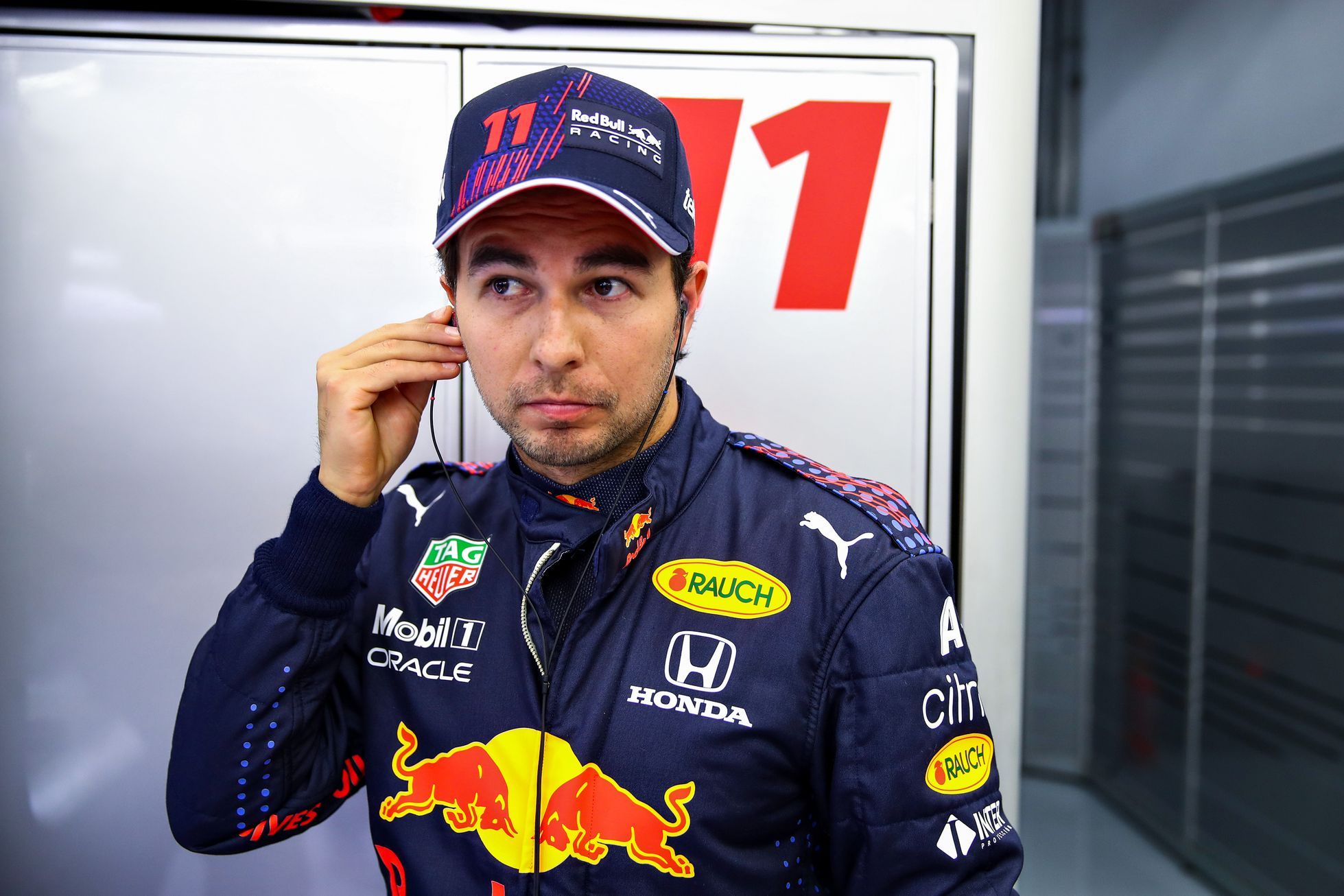 Чеко. Серхио Перес 2021. Checo Perez Red bull. Известные гонщики номера. Чеко Перес ред Булл Баку.