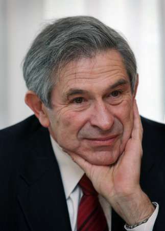 Prezident Světové banky Paul Wolfowitz vyrazil na "evropské turné". Včera se stavil v Nizozemí. Dnes zavítá do Prahy. | Foto: Reuters